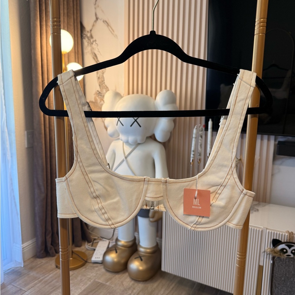 Miss Lola Beige TOP - Bra with Stitch Detail